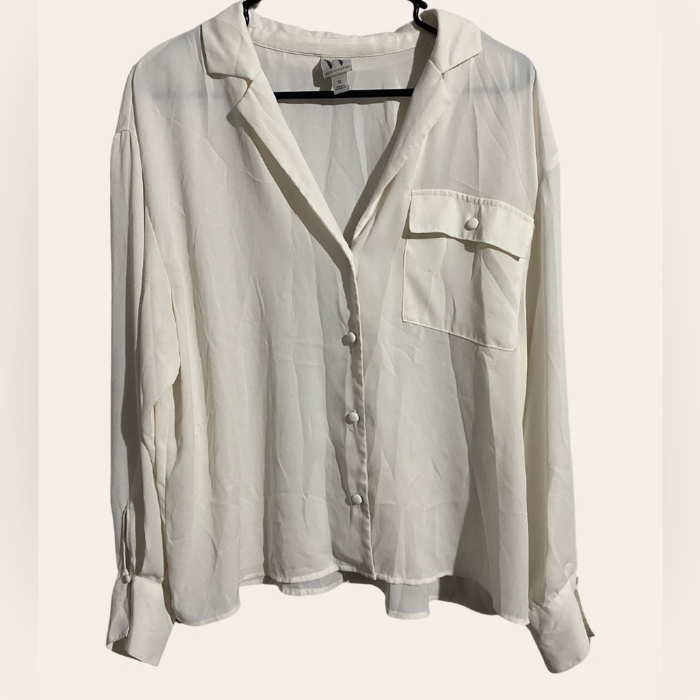 Women's Classic White Button-Up Blouse